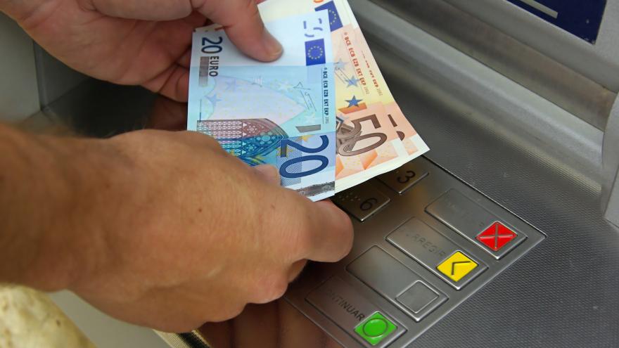 Bank- und Kreditkarten: Von Gaunern und Gebühren ...