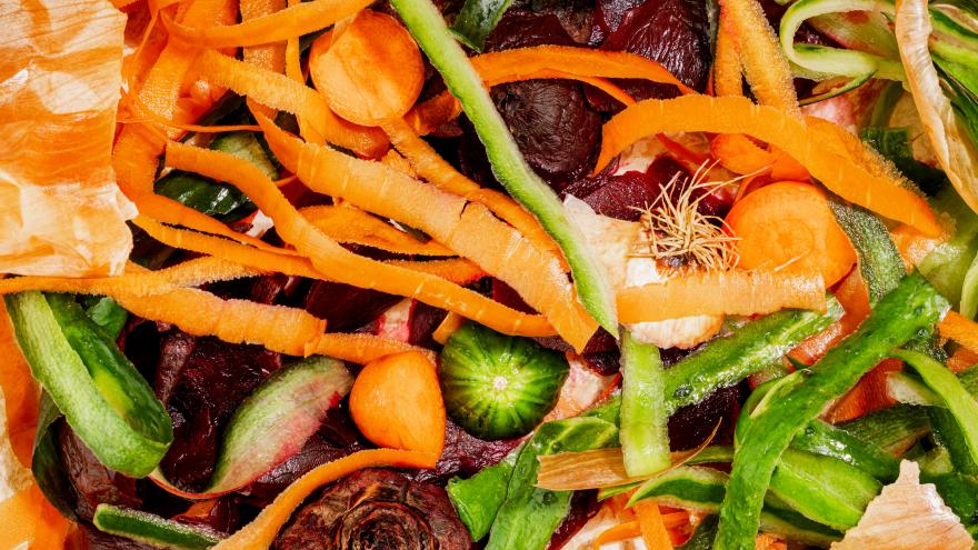 Schalenreste von Obst-und Gemüse kann man gut wiederverwerten.