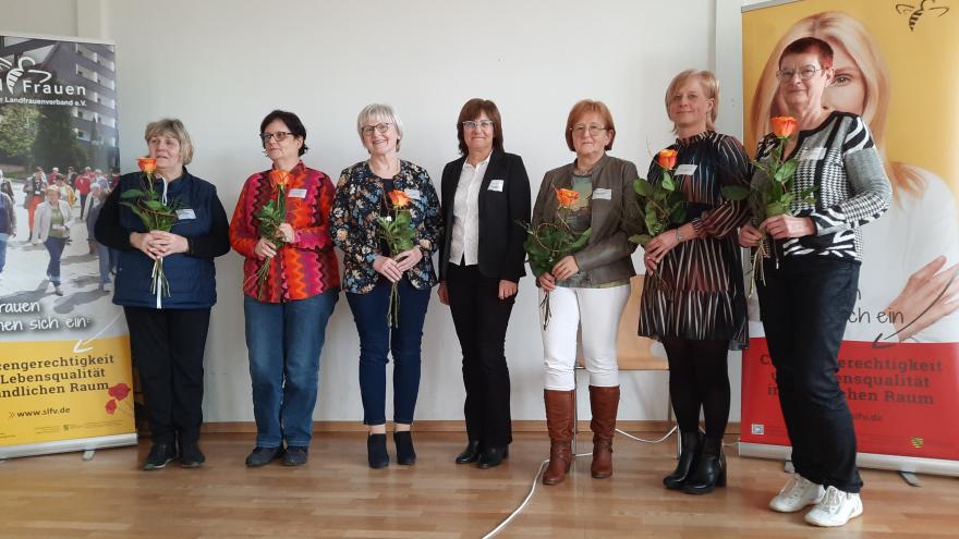 Der Vorstand des SLFV: v.l. Elke Börner, Barbara Hennig, Uta Schladitz (Präsidentin), Heike Sparmann (Geschäftsführerin), Hannelore Krausch, Susann Dietriech-Mieth & Kornelia Miotke.