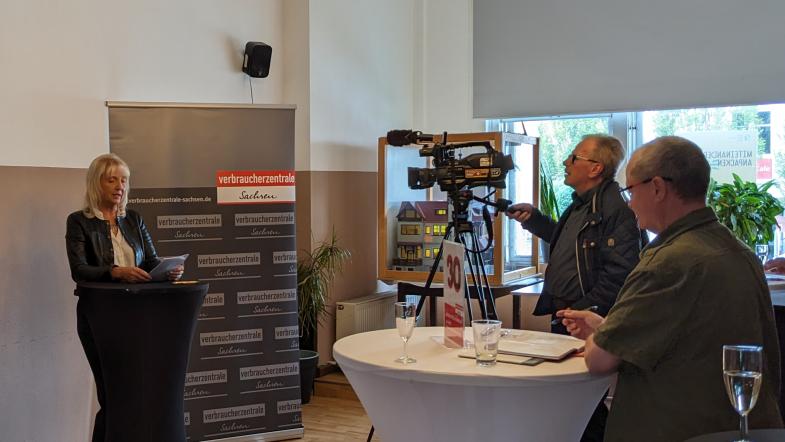 Simone Woldt hält Rede