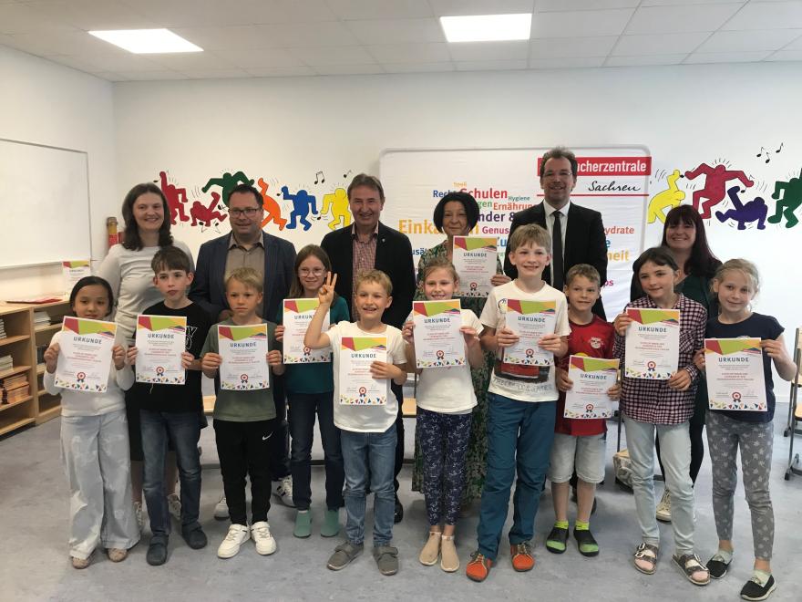 Urkundenübergabe Auszeichnung „Modellschule für nachhaltige Ernährung“